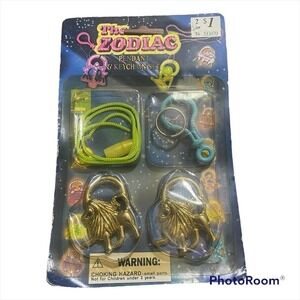 The‎ Zodiac Pendant and Keychain set Vintage toy Leo